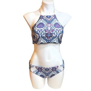 BECCA REVERSIBLE BIKINI SET SIZE LARGE